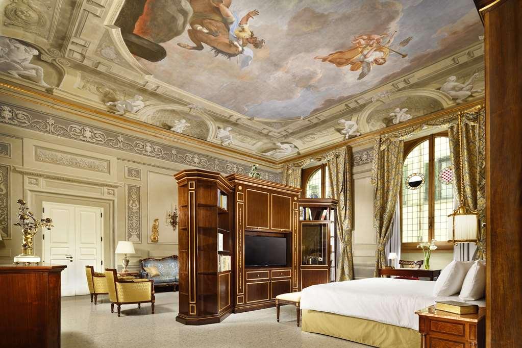 Palazzo Portinari Salviati Residenza D'Epoca Hotel Florence Room photo